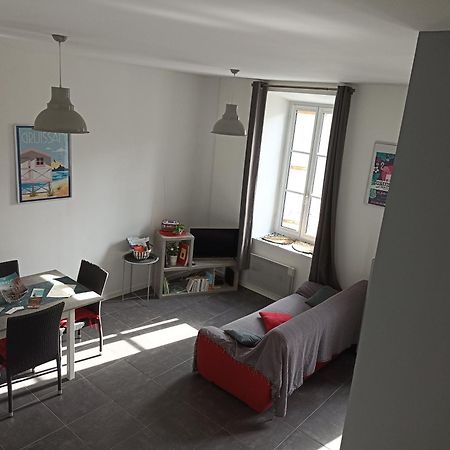 Jolie Maison Au Centre Du Village Gruissan Luaran gambar